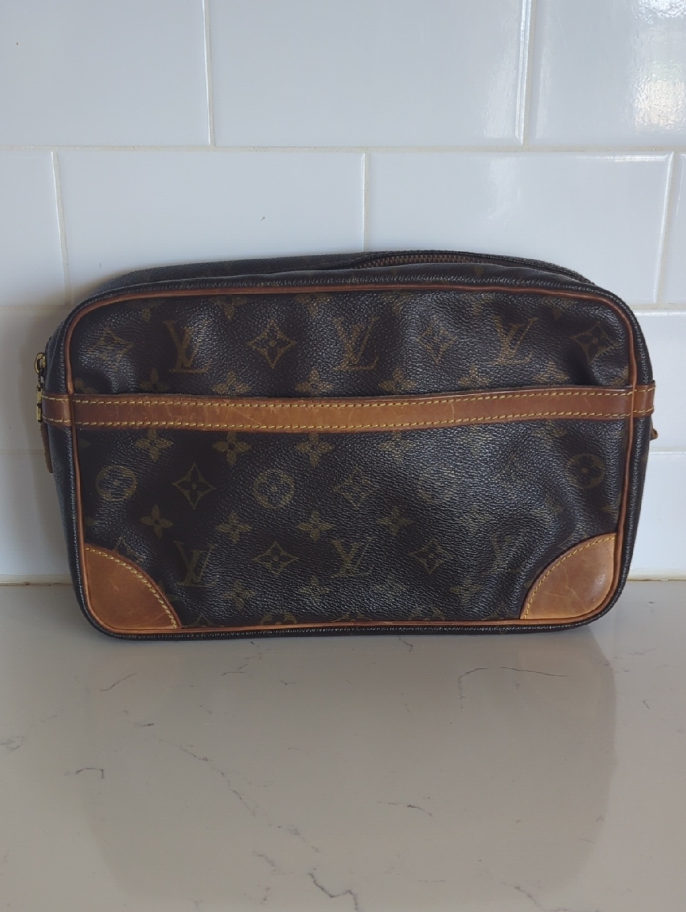 Louis Vuitton Compiegne 28 Clutch 